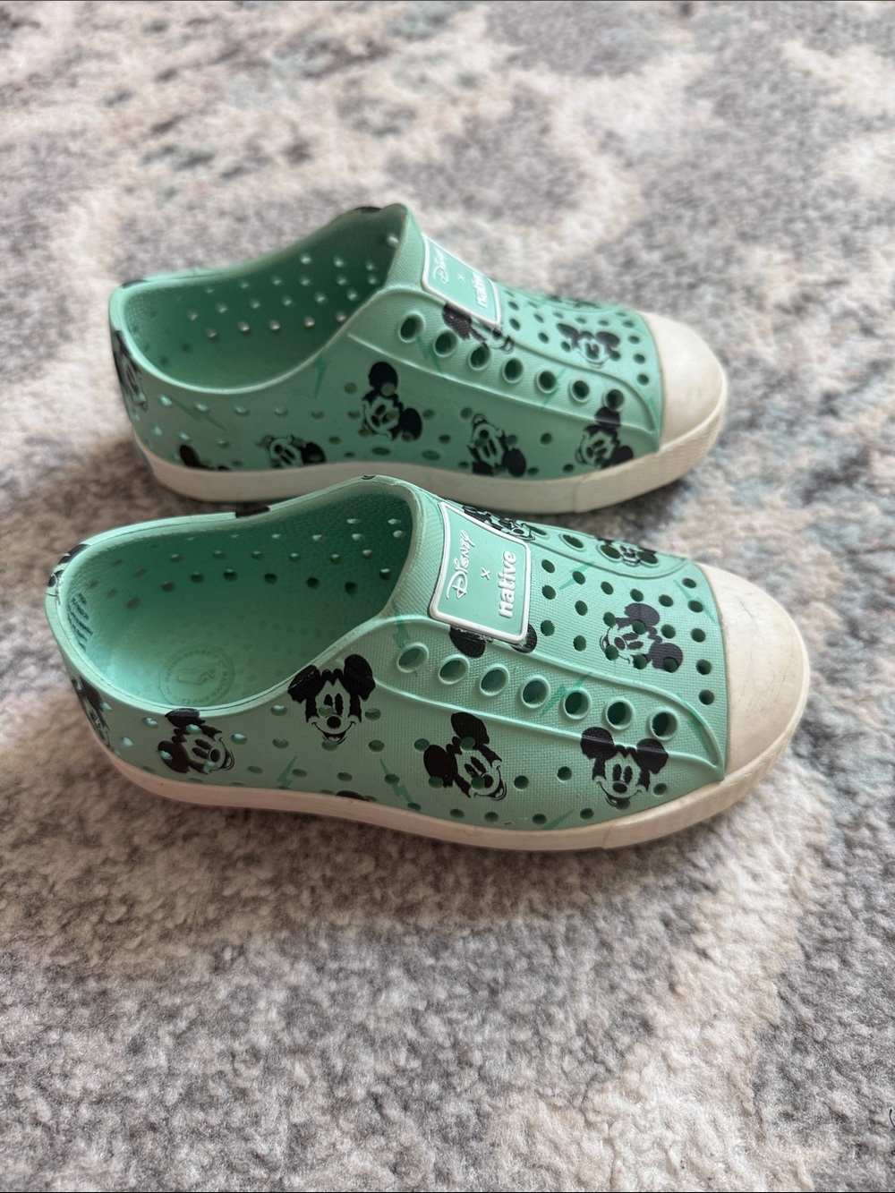 Native Kids x Mickey Mouse Shoes Size 9